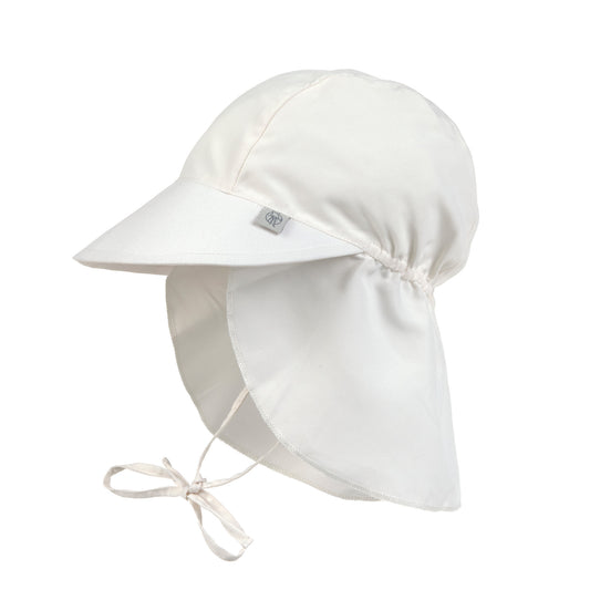 Der weiße Kinder Sonnenhut mit extra langem Nackenschutz und UV-Schutz 80 schützt den Kopf, Nacken und die Augen von Babys und Kleinkindern. Das schnelltrocknende Obermaterial und sommerliche Farben sorgen für unbeschwerte Sommertage.