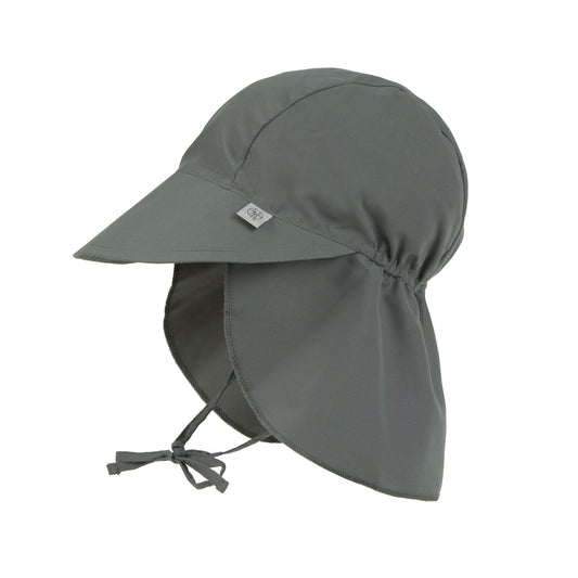 Der olivgrüne Kinder Sonnenhut mit extra langem Nackenschutz und UV-Schutz 80 schützt den Kopf, Nacken und die Augen von Babys und Kleinkindern. Das schnelltrocknende Obermaterial und sommerliche Farben sorgen für unbeschwerte Sommertage.