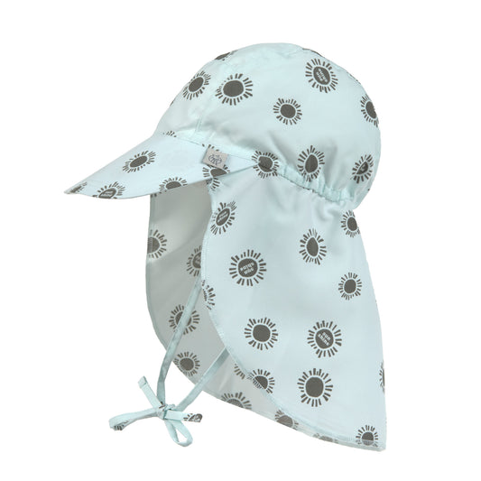 Der mintgrüne Sonnenhut mit extra langem Nackenschutz und UV-Schutz 80 schützt den Kopf, Nacken und die Augen von Babys und Kleinkindern. Das niedliche Sunshine Design und das schnelltrocknende Obermaterial sorgen für unbeschwerte Sommertage.