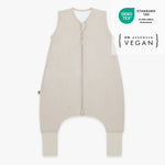 Dieser Schlafsack aus Bio-Baumwolle hält Dein Baby bei kühlen Temperaturen warm und bequem. Die leichte Fütterung sorgt für angenehme Wärme, während der Reißverschluss und die Umschlag-Füße einfache Handhabung und zusätzlichen Schutz bieten. Perfekt für sichere Nächte bei 16–20 °C.