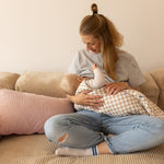 Der Kugelschlafsack von Emma &amp; Noah hat eine weiche Bio-Baumwolle und leichte Fütterung. Diese hält Dein Baby warm und kuschelig. Der praktische Reißverschluss sorgt für einfaches An- und Ausziehen. Perfekt für kühle Nächte bei 16–20°C (TOG 2.5) und viel Bewegungsfreiheit. So schläft Dein kleiner Liebling sicher und behaglich durch die Nacht!
