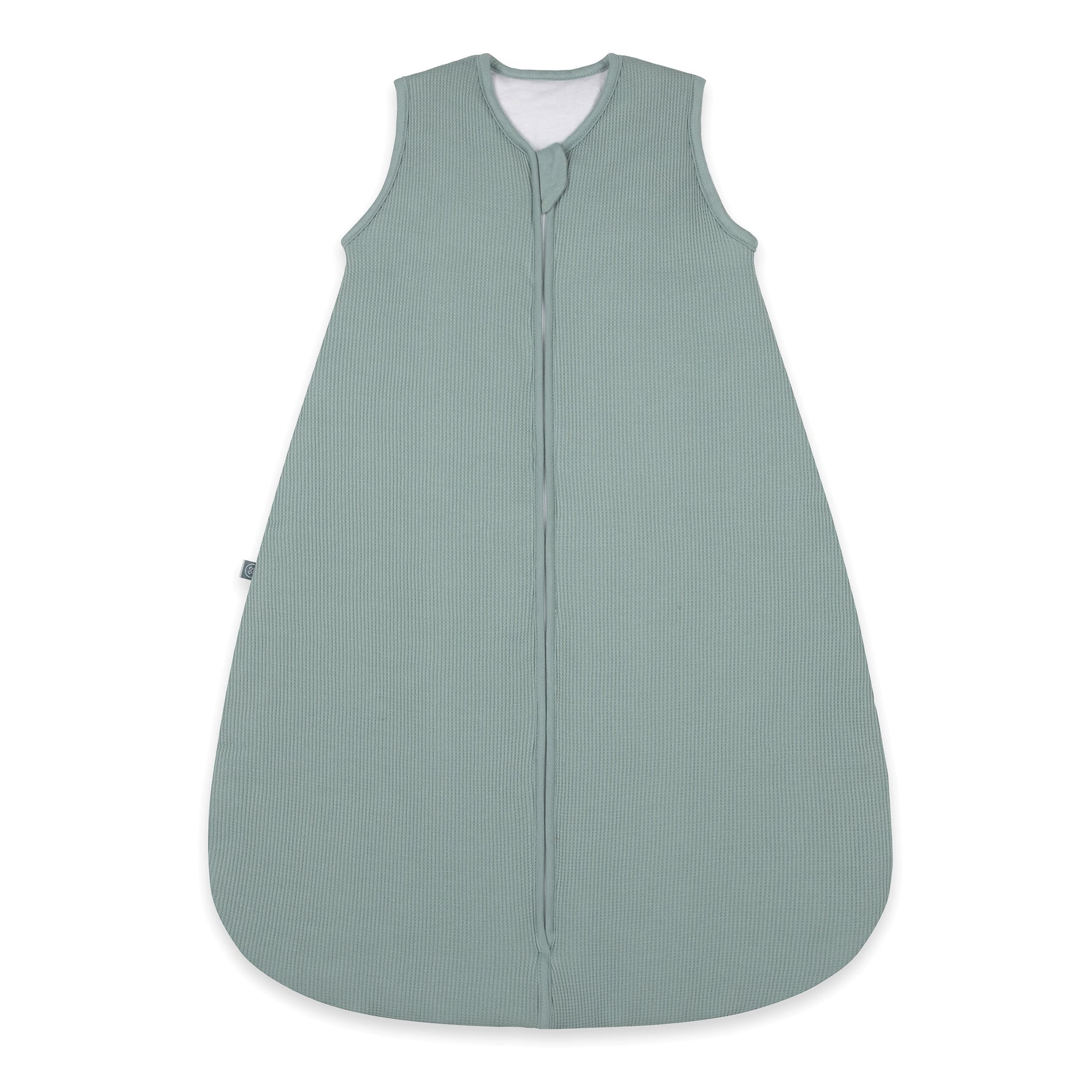 Der Kugelschlafsack von Emma &amp; Noah hat eine weiche Bio-Baumwolle und leichte Fütterung. Diese hält Dein Baby warm und kuschelig. Der praktische Reißverschluss sorgt für einfaches An- und Ausziehen. Perfekt für kühle Nächte bei 16–20°C (TOG 2.5) und viel Bewegungsfreiheit. So schläft Dein kleiner Liebling sicher und behaglich durch die Nacht!