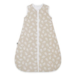 Der Kugelschlafsack von Emma &amp; Noah hat eine weiche Bio-Baumwolle und leichte Fütterung. Diese hält Dein Baby warm und kuschelig. Der praktische Reißverschluss sorgt für einfaches An- und Ausziehen. Perfekt für kühle Nächte bei 16–20°C (TOG 2.5) und viel Bewegungsfreiheit. So schläft Dein kleiner Liebling sicher und behaglich durch die Nacht!