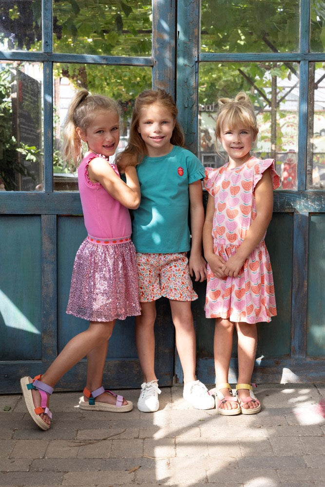Kleid mit Erdbeere aus der <em>"Kollektion Berry Nice"</em> von Jubel