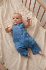 Musselin-Strampler aus der Sssiesta-Kollektion von Feetje – das perfekte Sommerbasic für Babys. Leicht, atmungsaktiv und zeitlos schön.