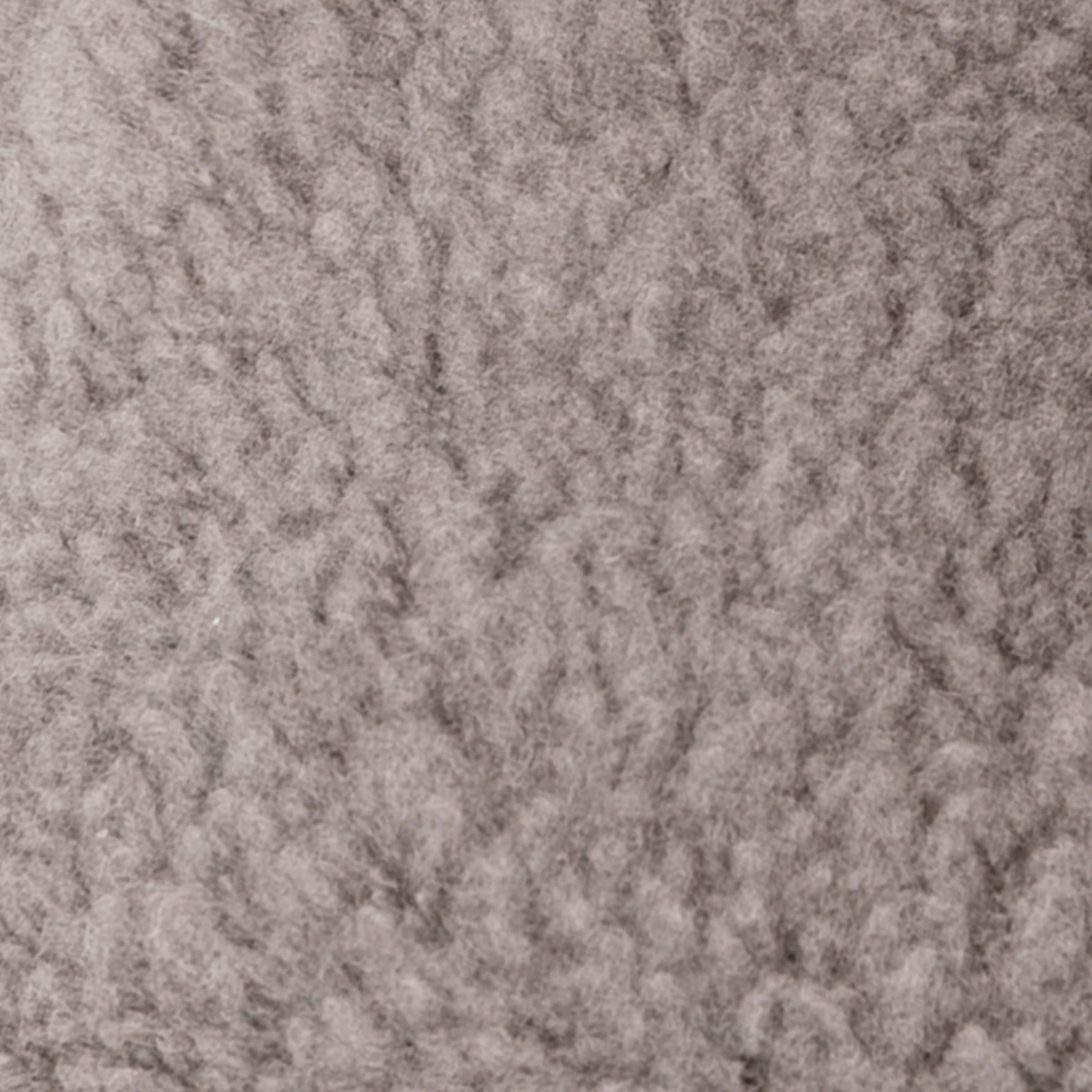 Die Kings &amp; Rebels Baby Booties wurden mit einem einfachen und praktischen Druckknopf- Verschluss entworfen, was das Anziehen von strampelnden Babys in wenigen Sekunden ermöglicht.

Der komplett um die Ferse verlaufende und über dem Knöchel sitzende, integrierte Gummizug verhindert auch bei sehr aktiven Babys das Herunterrutschen des Booties.

Die Booties passen sich perfekt an die individuelle Form der Babyfüße an und schränken somit die natürliche Entwicklung in keinster Weise ein.&nbsp;

Alle Kings &