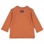 Beschreibung

Dieses langärmlige Shirt von Feetje überzeugt mit einem charmanten Wal-Motiv, das jedem Outfit eine verspielte Note verleiht. Der bequeme Schnitt sorgt für angenehmen Tragekomfort, ideal für aktive Tage. Perfekt, um stilvoll und zugleich lässig aufzutreten.