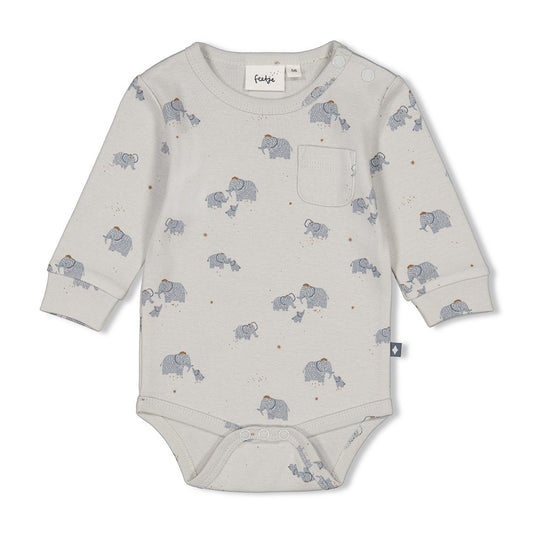 Mach' dein Baby zum Bestie mit dem langärmeligen Body aus der Feetje Newborn Kollektion. Ein Must-Have für coole Kids in ihrer ersten Garderobe. Mit stylischem Body-Print und Knopfleiste für einfaches An- und Ausziehen. Dein Baby wird sich in diesem Shirt pudelwohl fühlen.&nbsp;