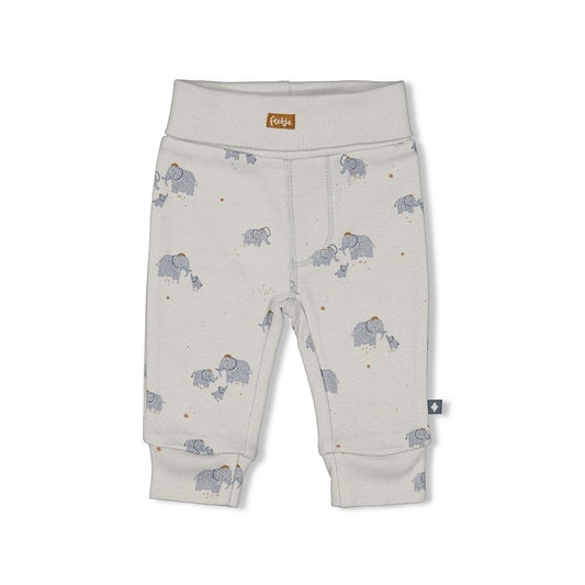 Der beste Freund deines Babys! Diese Hose aus der Newbornkollektion von Forever Bestie von Feetje ist perfekt für dein kleines Bündel Freude. Mit einem niedlichen Design und weichem Stoff bietet sie ultimativen Komfort und ist ideal für jede Gelegenheit.