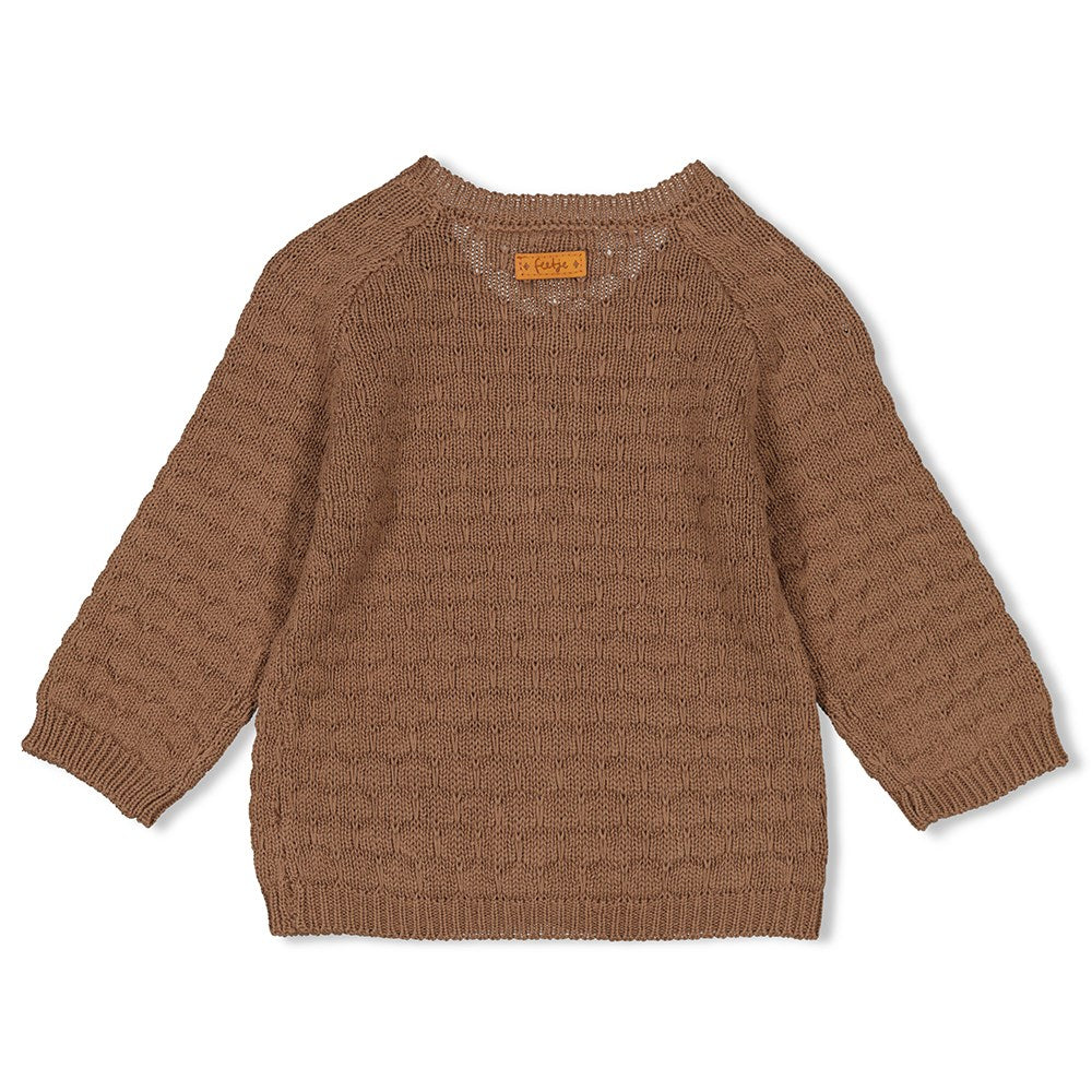 Verleihen Sie Ihrem Baby mit der Strickweste aus der Herbstkollektion "Acorn" von Feetje einen schicken und kuscheligen Look. Perfekt für die kühlen Herbsttage und dank des hochwertigen Strickmaterials auch sehr bequem. Ein absolutes Must-Have für kleine Trendsetter!