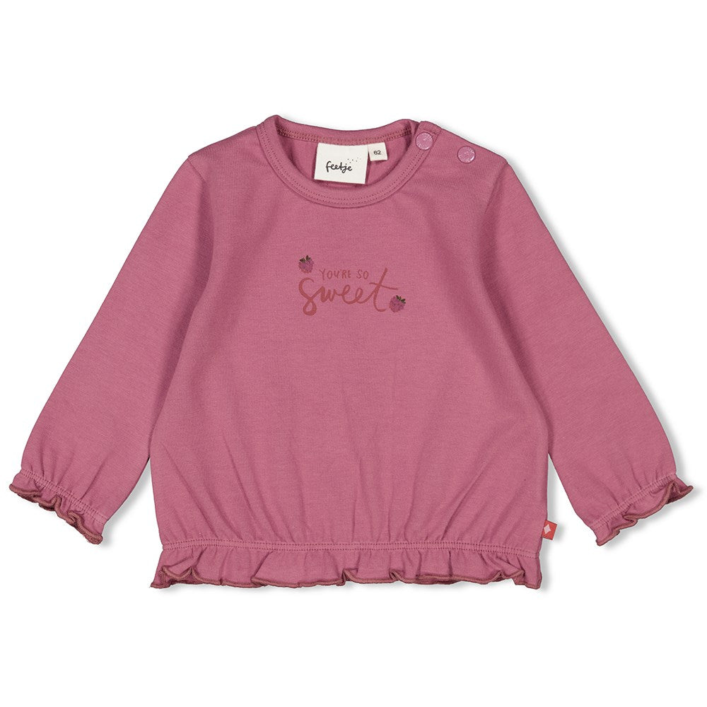 Dieses Langarmshirt aus der Kollektion "You are So Sweet" von Feetje ist ein absolutes Must-Have für jedes Baby- und Kleinkindoutfit! Gefertigt aus hochwertigem Baumwollmaterial bietet es maximalen Komfort und Bewegungsfreiheit. Mit seinem niedlichen Design ist es nicht nur süß, sondern auch ein echter Blickfang. Ein perfektes Kleidungsstück für kleine Trendsetter.
