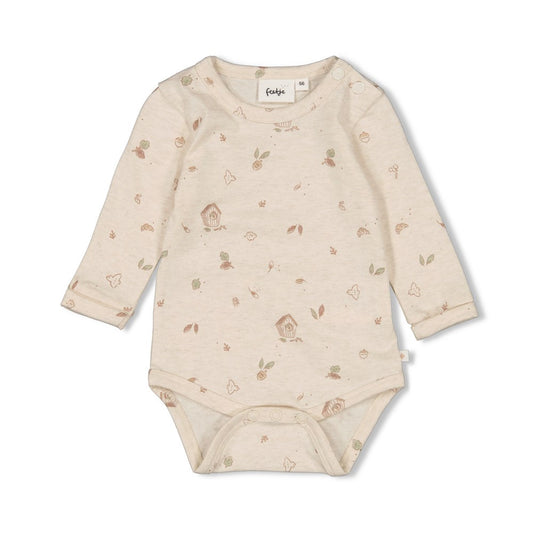 Der Body aus der Fall Favorites Kollektion von Feetje ist mit verschiedenen kleinen Herbstmotiven gestaltet und bringt herbstlichen Charme in den Alltag.