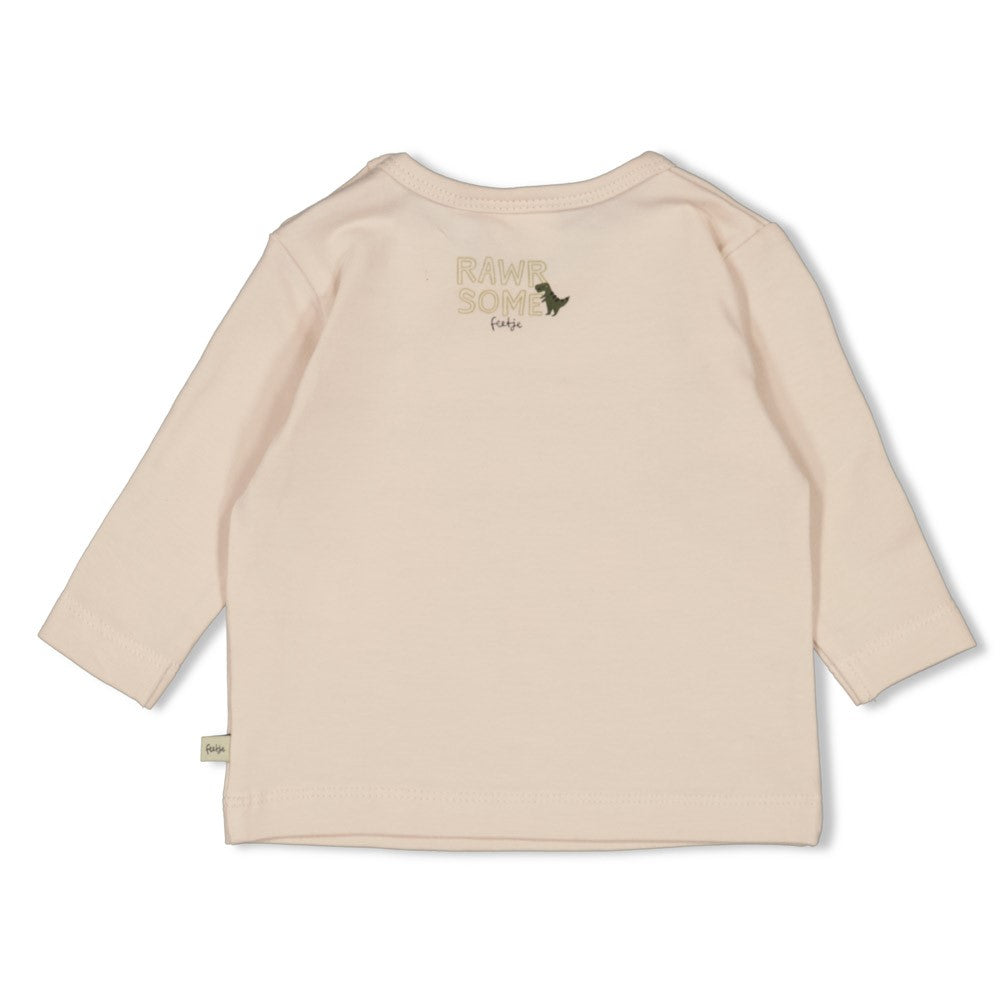 Dieses beige Langarmshirt mit Dinosaurier-Motiv stammt aus der Rawrsome Kollektion von Feetje und bietet angenehmen Tragekomfort für kleine Entdecker.