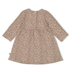 Dieses charmante Kleid mit Leopardenmuster stammt aus der Better Together Kollektion von Feetje und verleiht jedem Outfit einen verspielten Akzent.