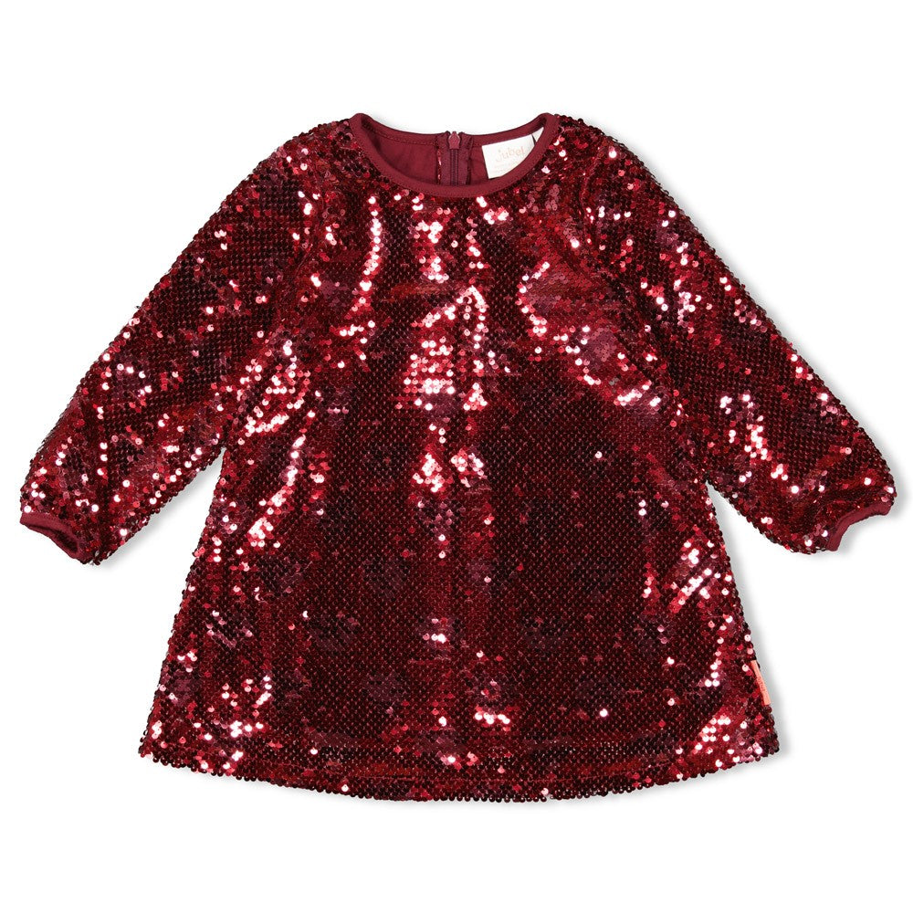 Dieses rote Pailletten Kleid stammt aus der Queen Of Hearts Kollektion von Jubel und verleiht jedem Anlass einen funkelnden Auftritt.