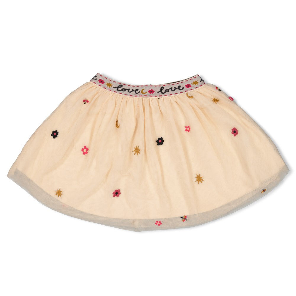 Dieser Rock aus der Shine Bright Kollektion von Jubel ist mit zarten kleinen Blumenmustern verziert.