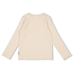 Dieses helle, gerippte Langarmshirt mit einem floralen Herzmotiv stammt aus der Shine Bright Kollektion von Jubel und bietet einen angenehmen Tragekomfort.