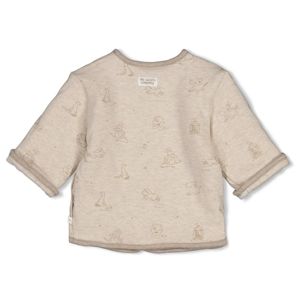 Kuschelig weich und vielseitig einsetzbar – die gerippte Wendejacke Samt von The Cuddle Company ist das perfekte Übergangsstück für kleine Abenteurer.&nbsp; Die wärmende Polsterung sorgt für extra Komfort, während die natürliche Baumwollmischung sanft zur empfindlichen Babyhaut ist. Ideal für Frühling und Herbst – einfach umdrehen und neu kombinieren.