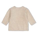 Weiches Wickelshirt von Feetje aus hochwertigem Velours-Rippstoff – perfekt für zarte Babyhaut. Die elastische Mischung aus Baumwolle, Polyester und Elasthan bietet optimalen Komfort und Bewegungsfreiheit. Das klassische Wickeldesign ermöglicht einfaches An- und Ausziehen. Ideal für Neugeborene und Babys in den ersten Monaten.