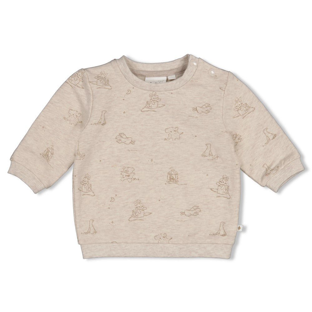 Sweater AOP - The Cuddle Company von Feetje. Dieser kuschelige Sweater besticht durch sein verspieltes All-Over-Print-Design und überzeugt mit höchstem Tragekomfort. Der weiche Stoff schmiegt sich angenehm an die Haut und sorgt für wärmende Gemütlichkeit an kühlen Tagen. Ein zeitloser Begleiter für entspannte Momente und lässige Alltags-Looks.
