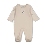 2-tlg. Strampler - Penguin Cuddles von Feetje. Das süße Set besticht durch sein verspieltes Penguin-Design und bietet maximalen Komfort für dein Baby. Die hochwertigen Materialien – stepped double fabric und Single Jersey – sorgen für Strapazierfähigkeit und sanfte Haptik auf empfindlicher Babyhaut. Perfekt für den Alltag und besondere Momente.