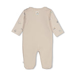 2-tlg. Strampler - Penguin Cuddles von Feetje. Das süße Set besticht durch sein verspieltes Penguin-Design und bietet maximalen Komfort für dein Baby. Die hochwertigen Materialien – stepped double fabric und Single Jersey – sorgen für Strapazierfähigkeit und sanfte Haptik auf empfindlicher Babyhaut. Perfekt für den Alltag und besondere Momente.