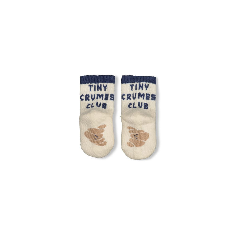 Kuschelige Socken für kleine Füße – die Breakfast Buddy Socken von Feetje. Mit ihrem verspielten Design bringen sie Freude in jeden Tag. Die hochwertige Materialmischung aus Baumwolle, Polyamid und Elasthan sorgt für optimalen Komfort, perfekte Passform und langlebige Qualität. Ideal für aktive Kinder, die den ganzen Tag unterwegs sind.