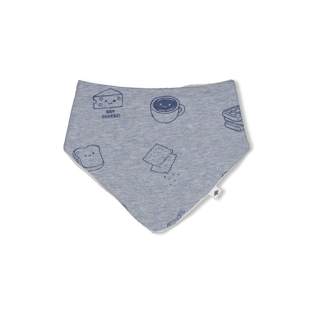 Weiches Multifunktions-Accessoire aus hochwertigen Materialien – perfekt für Babys und Kleinkinder. Der Schal von Feetje besticht durch sein verspieltes Breakfast-Buddy-Design und kombiniert angenehme Baumwolle mit elastischen Fasern für optimale Passform und Komfort. Ideal zum Wickeln, als Spucktuch oder Accessoire für unterwegs.