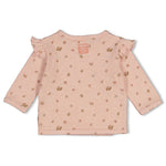 Weiches Wickelshirt von Feetje aus geripptem Pointelle-Stoff – perfekt für zarte Babyhaut. Das klassische Design in Rippoptik bietet Komfort und Bewegungsfreiheit. Ideal für Übergangsjahreszeiten und vielseitig kombinierbar.

