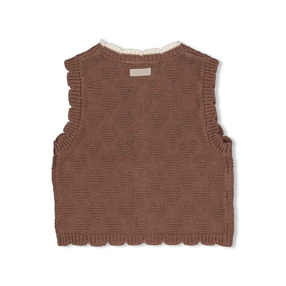 Hochwertige Anzugweste aus weichem Strickstoff – perfekt für kleine Gentleman und elegante Anlässe. Das klassische Design von Feetje überzeugt mit zeitlosem Stil und angenehmer Tragekomfort. Ideal als Layering-Piece für Übergangsjahreszeiten oder zu festlichen Outfits kombinierbar.