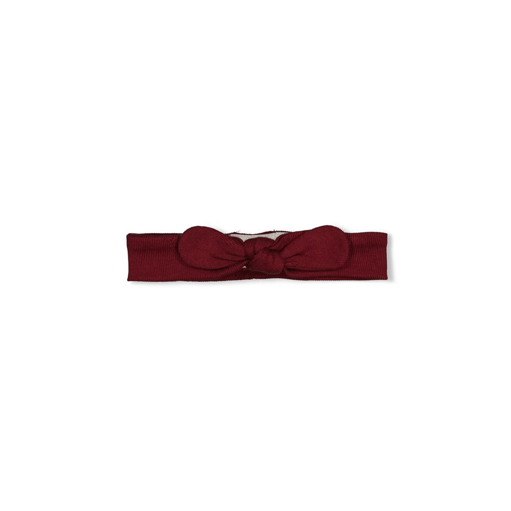 Weiches geripptes Haarband aus hochwertiger Pointelle-Baumwolle – perfekt für zarte Babyhaut. Das klassische Design in Rippenstruktur bietet sanften Halt ohne zu drücken. Ideal für jeden Tag und alle Haartypen. Einfach anzubringen und angenehm zu tragen.