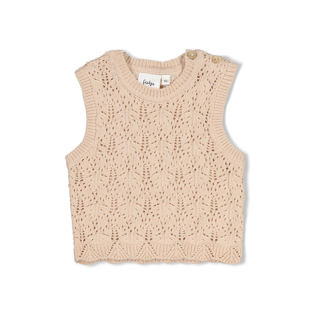 Weiches Strickpullunder mit verspieltem Lucky Bloombird-Design. Das hochwertige Fancy Knit-Material bietet optimale Bewegungsfreiheit und Tragekomfort für aktive Kinder. Perfekt als Layering-Piece oder eigenständiges Oberteil für die Übergangsjahreszeiten.