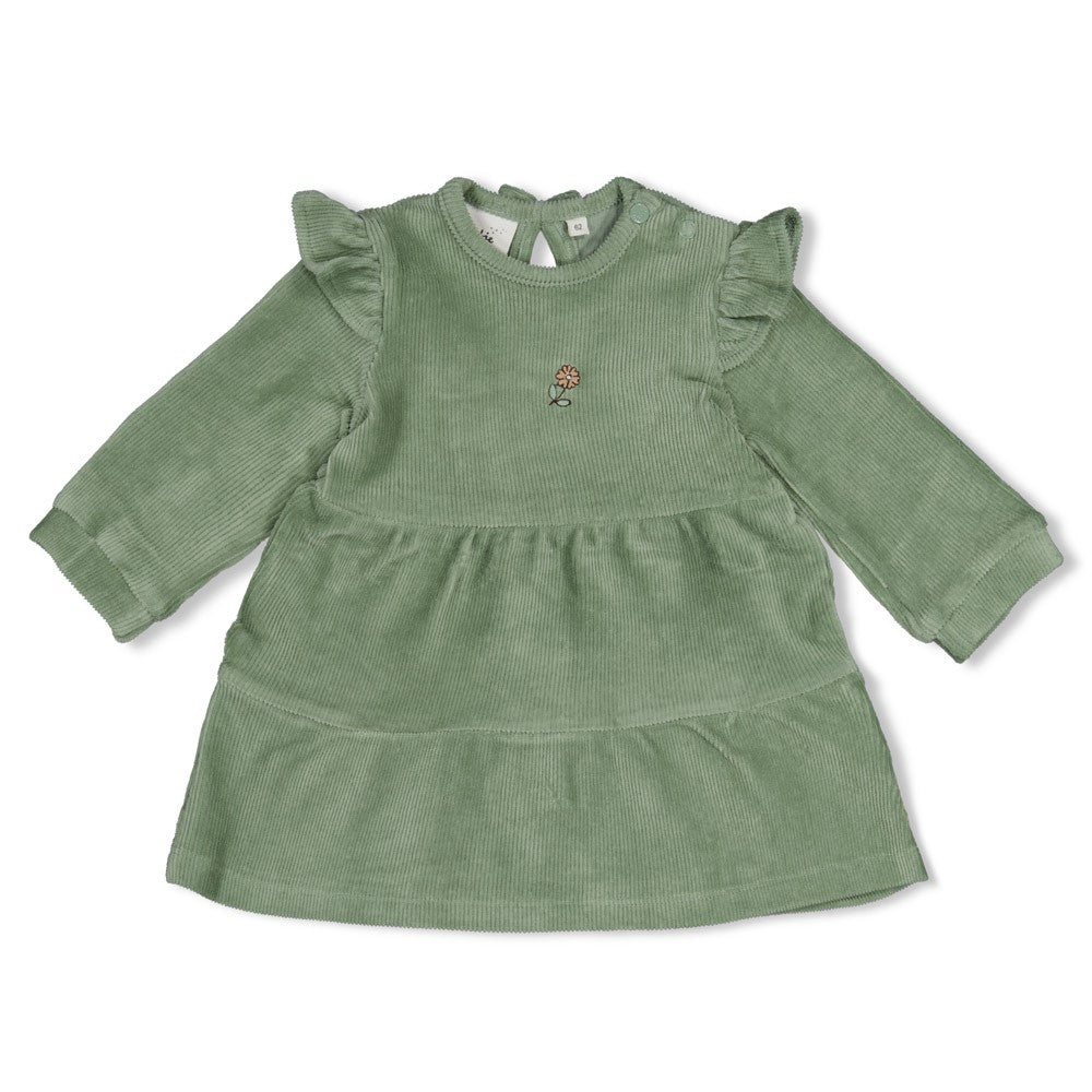 Weiches Samtkleid mit feiner Rippstruktur – perfekt für kleine Fashionistas. Das Lucky Bloombird Kleid von Feetje besticht durch seinen angenehmen Tragekomfort und die hochwertige Velours-Rib-Verarbeitung. Die elastische Mischung aus Baumwolle, Polyester und Elasthan sorgt für optimale Bewegungsfreiheit und Langlebigkeit. Ein zeitloses Lieblingsstück für jeden Tag.