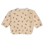 Dieser kuschelige Sweater besticht durch seine hochwertige Velours-Rippe und die liebevolle Stickerei mit dem Lucky Bloombird Motiv. Die Mischung aus Baumwolle, Polyester und Elasthan sorgt für optimale Bewegungsfreiheit und langlebigen Tragekomfort. Ein zeitloses Lieblingsstück für kleine Fashionistas.