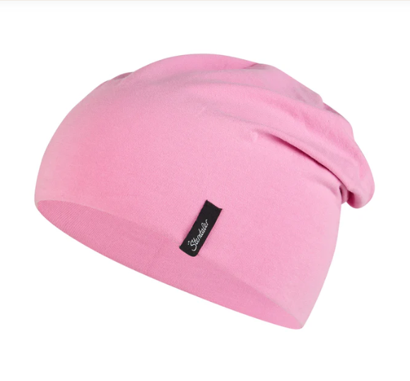 Die OCS Beanie uni aus 95 % zertifizierter Bio-Baumwolle bietet weichen Tragekomfort und flexible Passform dank 5 % Elasthan. Ihr schlichtes, einfarbiges Design passt zu jedem Look – mit oder ohne Umschlag. Pflegeleicht und nachhaltig ist sie der perfekte Begleiter für Alltag und Freizeit.