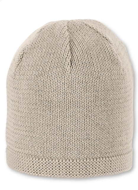 Diese OCS Strickmütze aus 100 % Bio-Baumwolle ist besonders weich und sanft zur empfindlichen Babyhaut. Sie sitzt gut, sorgt für ein angenehmes Hautklima und passt dank Erstlingsgröße ideal in den ersten Lebensmonaten. Das schlichte Design lässt sich vielseitig kombinieren. Pflegeleicht bei 30 °C im Schonwaschgang. Perfekt für einen behüteten Start ins Leben.