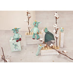 Joe, der Drache kann vom Kuscheln nicht genug bekommen. Er besteht aus biologischer Baumwolle und befindet sich in einer wunderschön illustrierten Geschenkschachtel.  Geeignet ab 3 Monaten