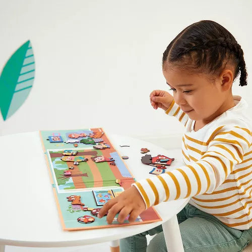 Beschreibung

Dieses Magnetspiel besteht aus 30 bunten Magneten und einer illustrierten magnetischen Kulisse. Mit diesem Magnetspiel können Kinder ihre eigenen Geschichten und Szenarien in einem Haus voller Leben realisieren.