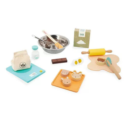 Beschreibung

Oh, was für ein Duft strömt da aus der Miniküche der Kinder! Für kleine Feinschmecker, die gerne in mit dem Geschirr spielen, gibt es nichts Besseres als dieses Holzzubehör zum Backen wie die Großen! In diesem kleinen Atelier findet sich alles, was es braucht, um der Fantasie freien Lauf zu lassen und renommierter Konditor zu spielen! 