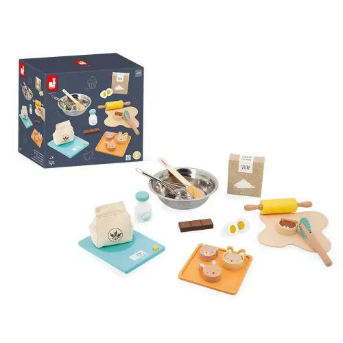 Beschreibung

Oh, was für ein Duft strömt da aus der Miniküche der Kinder! Für kleine Feinschmecker, die gerne in mit dem Geschirr spielen, gibt es nichts Besseres als dieses Holzzubehör zum Backen wie die Großen! In diesem kleinen Atelier findet sich alles, was es braucht, um der Fantasie freien Lauf zu lassen und renommierter Konditor zu spielen! 