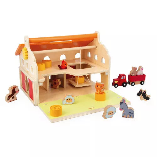 Dieser robuste Holzbauernhof ist ideal für Kinder ab 2 Jahren, die Tiere und das Landleben lieben. Mit 17 Zubehörteilen, darunter Tiere, Strohballen und ein Traktor, bietet er vielfältigen Spielspaß. Die Scheune lässt sich leicht öffnen, und der praktische Tragegriff macht den Bauernhof mobil. So fördert das Spielzeug die Fantasie und das Lernen spielerisch – perfekt für kleine Landwirte! Hergestellt aus FSC™-zertifiziertem Holz.