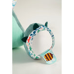 Klapp, klapp, wen hören wir da? Es ist Joe, der liebe Drache. Verschiedene Texturen, Materialien und Aktivitäten machen ihn zu einer wahren Entdeckungsquelle und zu einem unzertrennlichen Freund.  Geeignet ab 9 Monaten&nbsp;