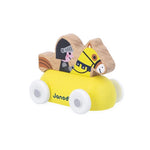 Dieses kleine Holzauto mit rollendem Pferd ist ideal für Kinder ab 12 Monaten. Es liegt gut in der Hand und fördert spielerisch die Fantasie und Kreativität. Perfekt zum Kombinieren mit Spielteppichen aus der Cross Roads Kollektion. Hergestellt aus FSC™-zertifiziertem Holz aus nachhaltiger Forstwirtschaft.