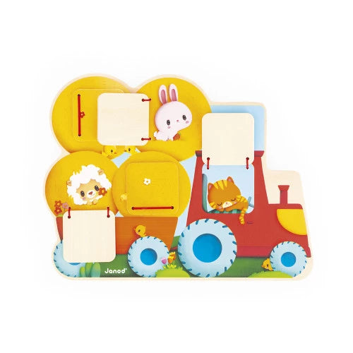 Beschreibung

Wer versteckt sich im Traktor? Und in dem Anhänger? Baby wird es schnell herausfinden, wenn es die Klappen dieses Traktor-Versteckspiels aus Holz öffnet!

Dieses ab 12 Monaten geeignete Material ist wie ein Puzzle aufgebaut. Das Besondere daran sind die 5 Fenster, die sich öffnen lassen, um die niedlichsten Tiere auf dem Bauernhof zu entdecken! Die Fenster sind für die Kleinsten leicht zu handhaben und schließen sich dank der Gummibänder von selbst. 