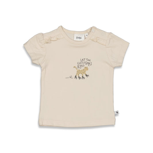 Beschreibung

Das T-Shirt Cute Times - Wild And Free verbindet Komfort mit einem kraftvollen Statement. Hergestellt aus weichem Material, bietet es den ganzen Tag über angenehmen Tragekomfort. Mit seinem inspirierenden Design ist es perfekt für alle, die frei und ungebunden leben wollen. Setze ein modisches Zeichen und zeige deine wilde Seite mit diesem einzigartigen Shirt.