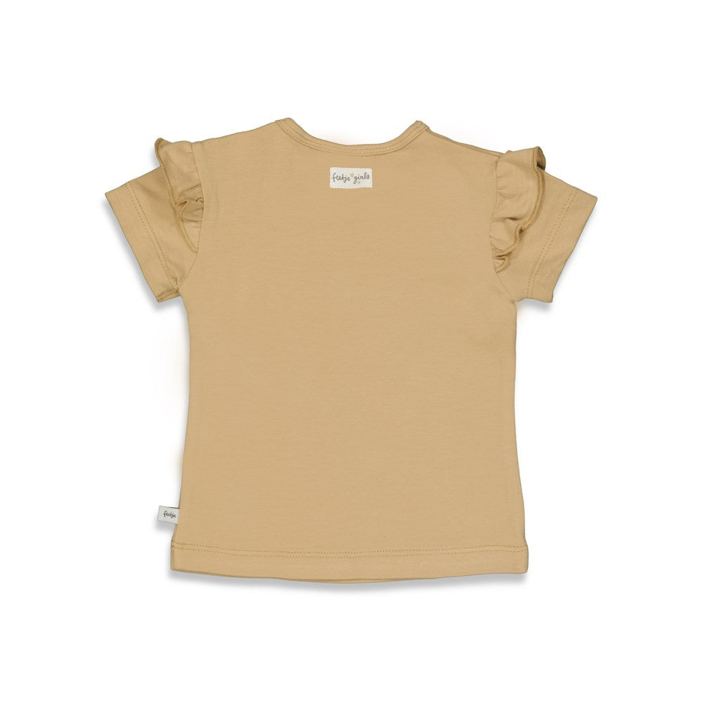 Beschreibung

Das T-Shirt Cute Times - Wild And Free verbindet Komfort mit einem kraftvollen Statement. Hergestellt aus weichem Material, bietet es den ganzen Tag über angenehmen Tragekomfort. Mit seinem inspirierenden Design ist es perfekt für alle, die frei und ungebunden leben wollen. Setze ein modisches Zeichen und zeige deine wilde Seite mit diesem einzigartigen Shirt.