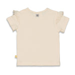 Beschreibung&nbsp;

Das T-Shirt aus der Kollektion „Bloom With Love“ von Feetje vereint stilvolles Design mit höchstem Tragekomfort. Hergestellt aus hochwertigen Materialien, bietet es eine angenehme Passform, die sich ideal für den Alltag eignet. Mit seinem liebevollen Motiv setzt es ein modisches Statement und bringt positive Energie in jeden Look. Dieses Shirt ist die perfekte Wahl für alle, die Wert auf Qualität und Ausdruck legen – überzeugen Sie sich selbst und bringen Sie mit „Bloom With Love“ frisch