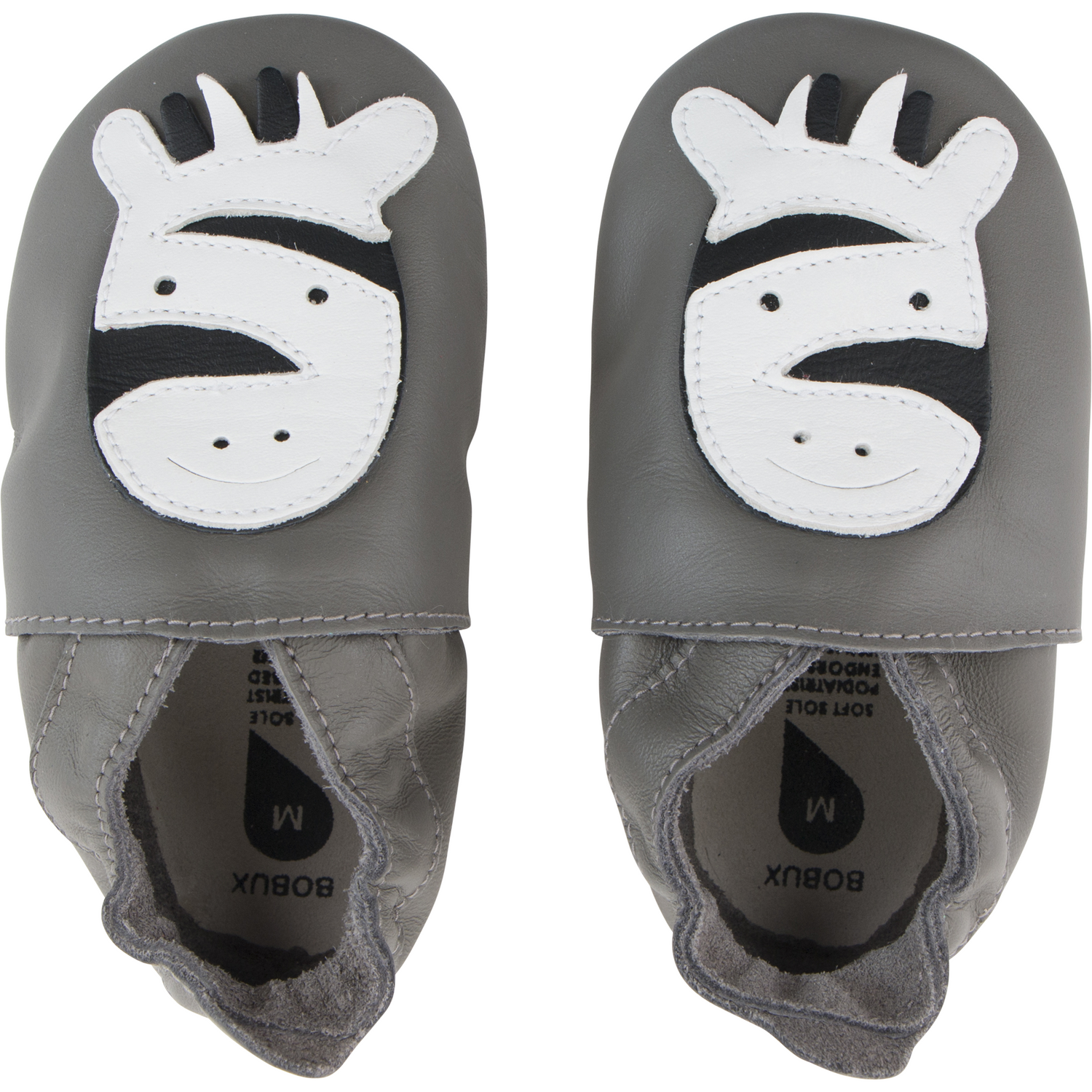 Beschreibung

Die Bobux Soft Soles sind Krabbel- und Hausschuhe für Babys bis hin zum Kleinkindalter und unterstützen Kinderfüße in ihrem natürlichen Wachstum, ohne einzuengen. Das extra weiche und biegsame Leder passt sich optimal an den Fuß an und lässt ihn atmen. Perfekt für Zuhause oder im Kindergarten, als Krabbel-, Haus- oder Gymnastikschuh.

Info

Falls die gewünschte Größe momentan online nicht vorrätig ist, senden Sie bitte eine kurze Nachricht an&nbsp;shop@dies-das.com. Wir prüfen gerne die Verfüg