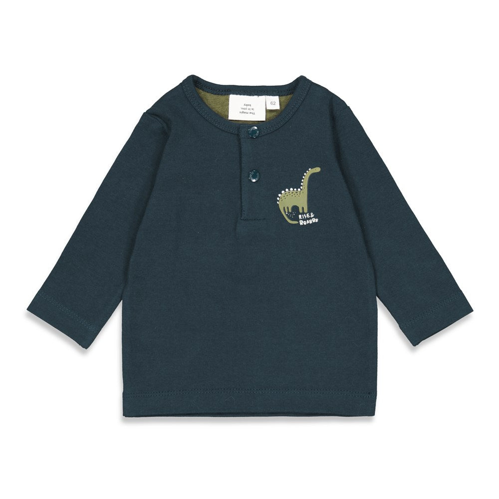 Beschreibung

Dieses Longsleeve „Cool To The Bone“ von Feetje verbindet Komfort mit einem lässigen Statement. Der hochwertige Stoff sorgt für angenehmes Tragegefühl, während der coole Spruch auf der Rückseite den individuellen Stil unterstreicht. Perfekt für entspannte Tage oder als stylisches Layering-Teil.